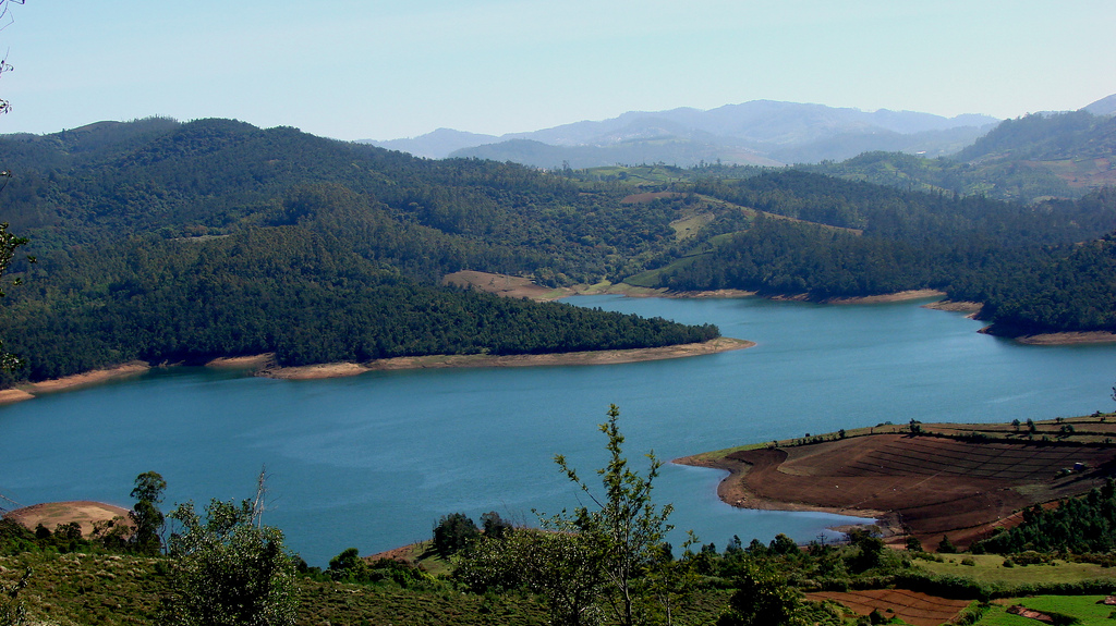 emerald lake in yercaud