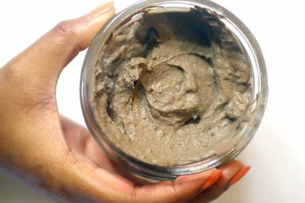 Mix-clay-and-water-to-create-a-paste2