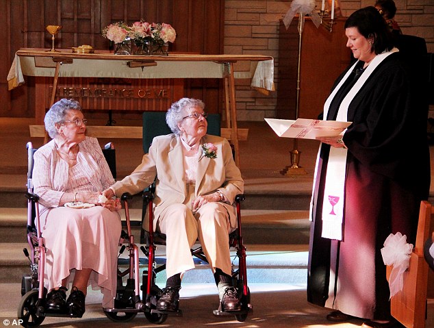 ninety-year-old-women-marry-in-iowa-after-living-together-for-72-years
