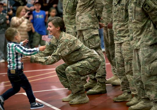 kid-breaks-military-protocol-during-the-reunion-with-his-soldier-mother