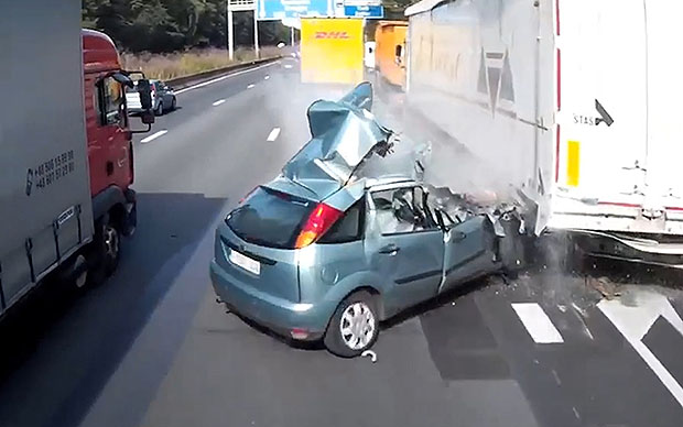 female-driver-survives-horrific-crash-with-a-lorry-on-belgian-motorway