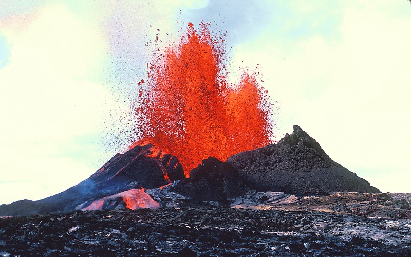 villagers-are-on-full-alert-following-a-volcano-blast-in-hawaii