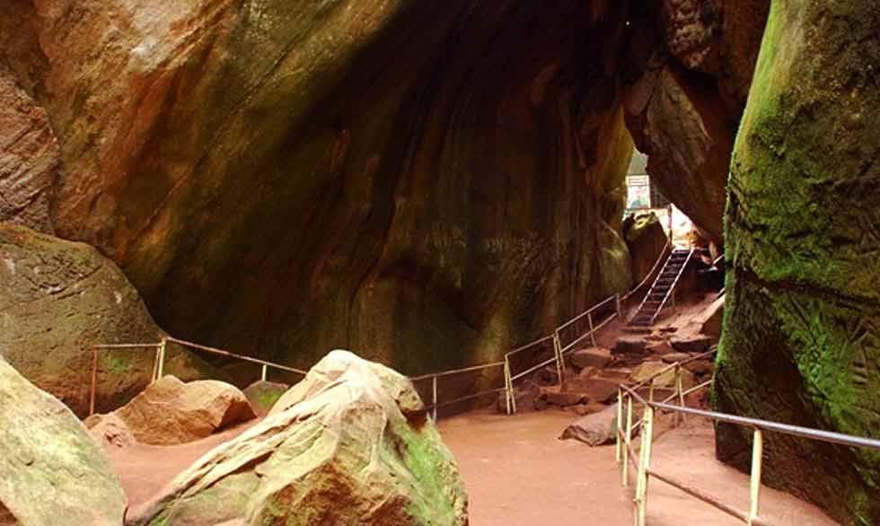 edakkal-caves