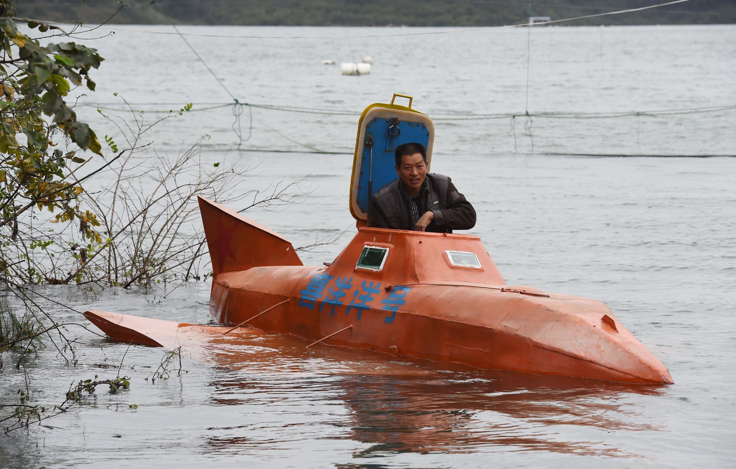 chinese-farmer-launches-homemade-submarine
