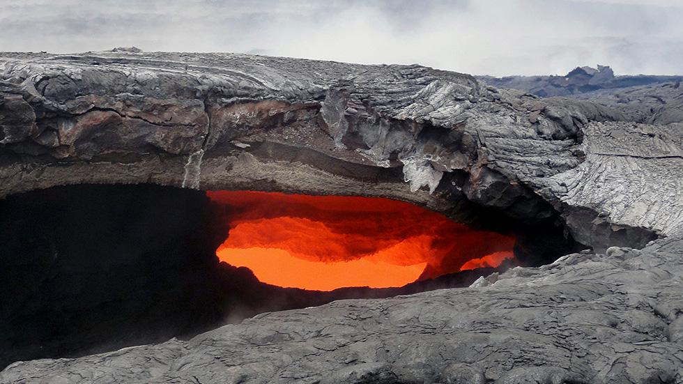 lava-from-volcano-forecasts-dangers-by-christmas
