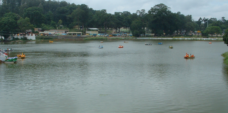 ornamental-lake-in-yercaud