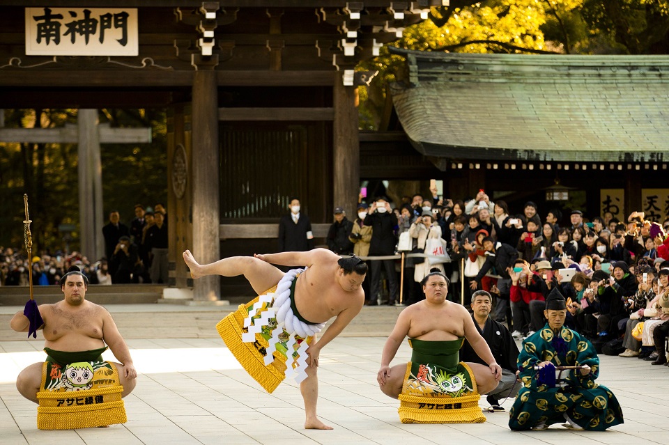 top-sumo-stars-in-japan-perform-new-year-rituals