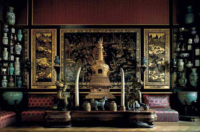 chinese-artifacts-stolen-from-frances-fontainebleau-palace