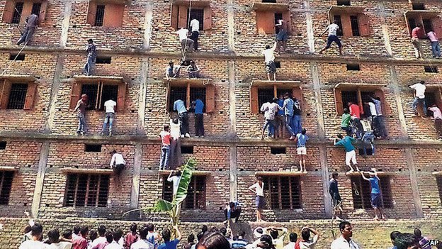 hundreds-of-parents-arrrested-over-bihar-school-cheating