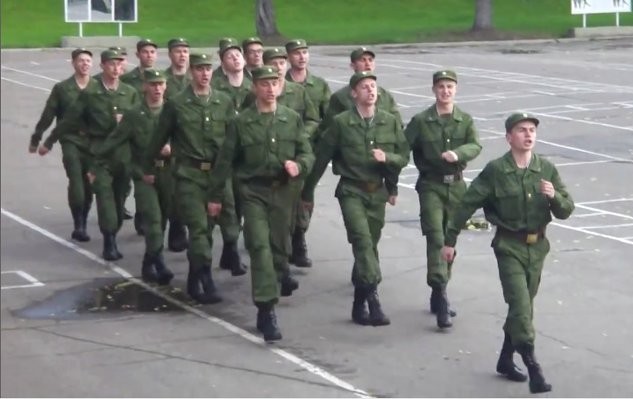 russian-army-sing-barbie-girl-in-an-attempt-to-perform-their-training-drill