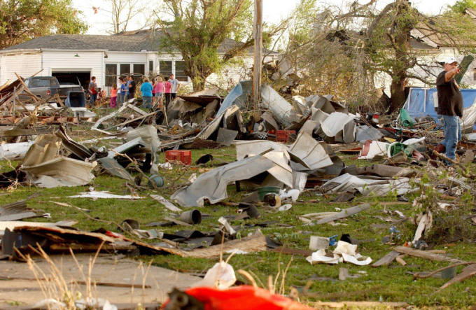 Tornadoes in southern US, kill at least two a