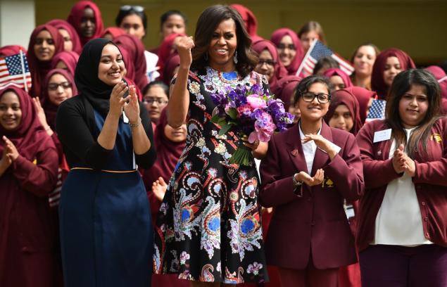 first-lady-michelle-obama-meets-london-schoolgirls