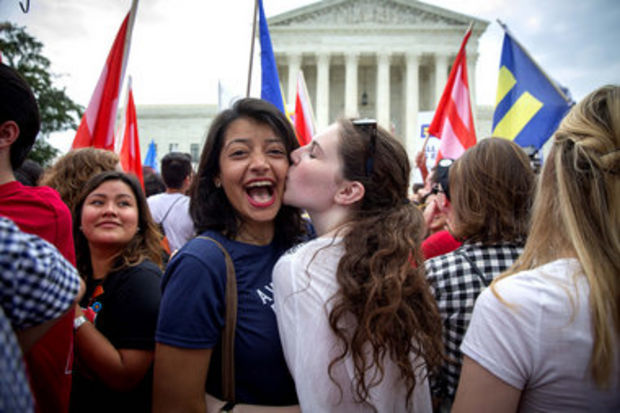 us-legalizes-gay-marriage-nationwide