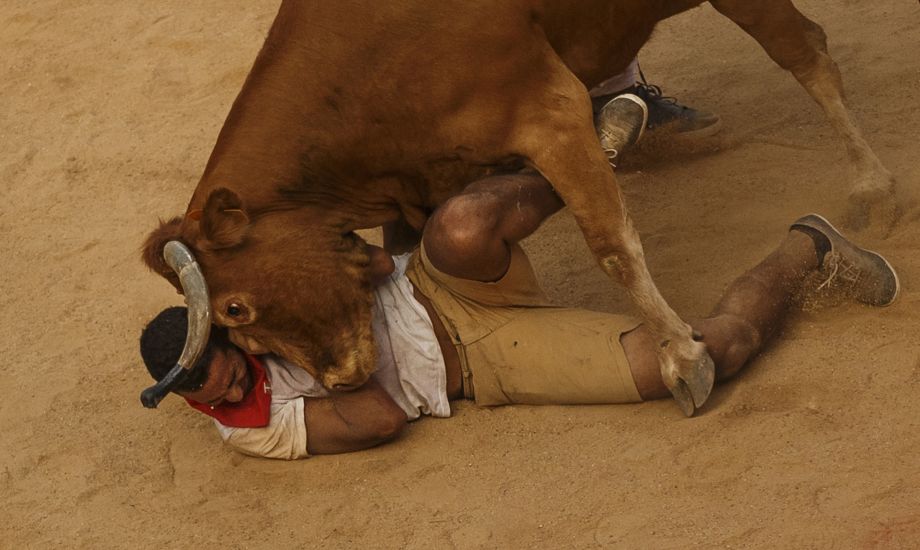 one-person-gored-and-two-injured-during-the-2nd-bull-run-of-pamplonas-san-fermin-festival