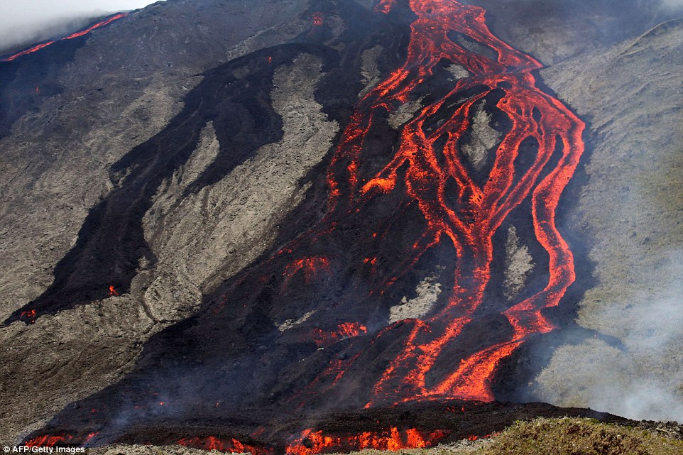 reunion-island-volcano-blasts-ejecting-lava