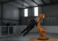 Perth professor rotates himself on huge robot