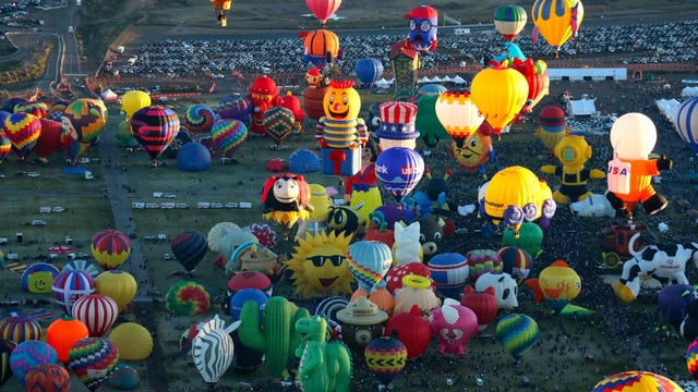 spectacular-air-balloon-festival-celebrated-in-albuquerque