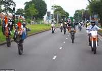 terrifying-actions-along-road-by-masked-motor-bikers