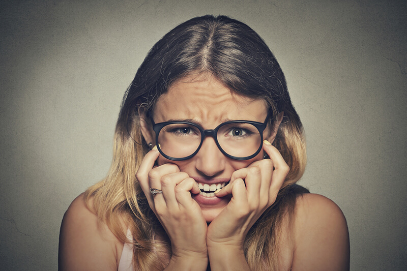 giant-spider-startles-woman-much-accident